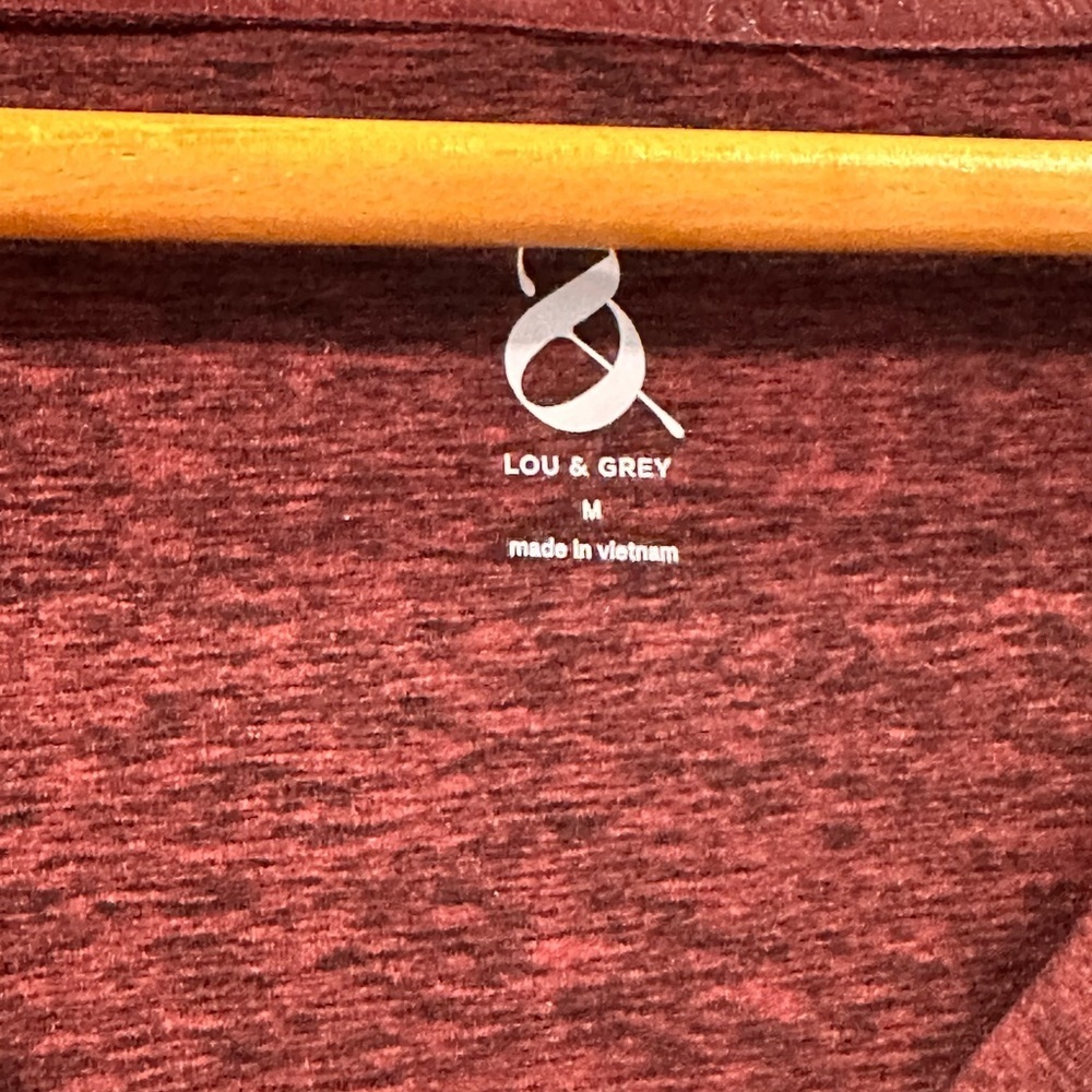 Lou & Grey Women’s Relaxed V Neck Pullover Hoodie Tunic Maroon Burgundy Sz M - Picture 3 of 8